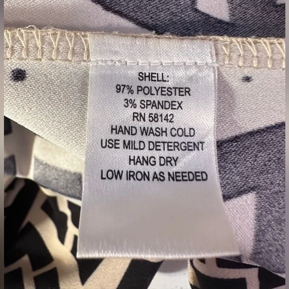 Maggy London Sleeveless Geometrical Black Cream Figure Flattering Sheath Dress - Picture 5 of 5